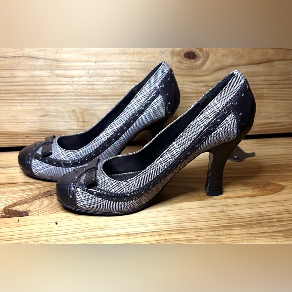 🩵4 items for $30- Unlisted classic round toe pumps Leather sole 604
